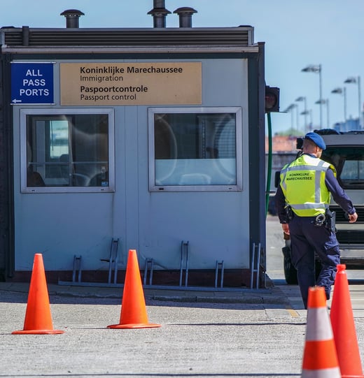 Dutch passport border control